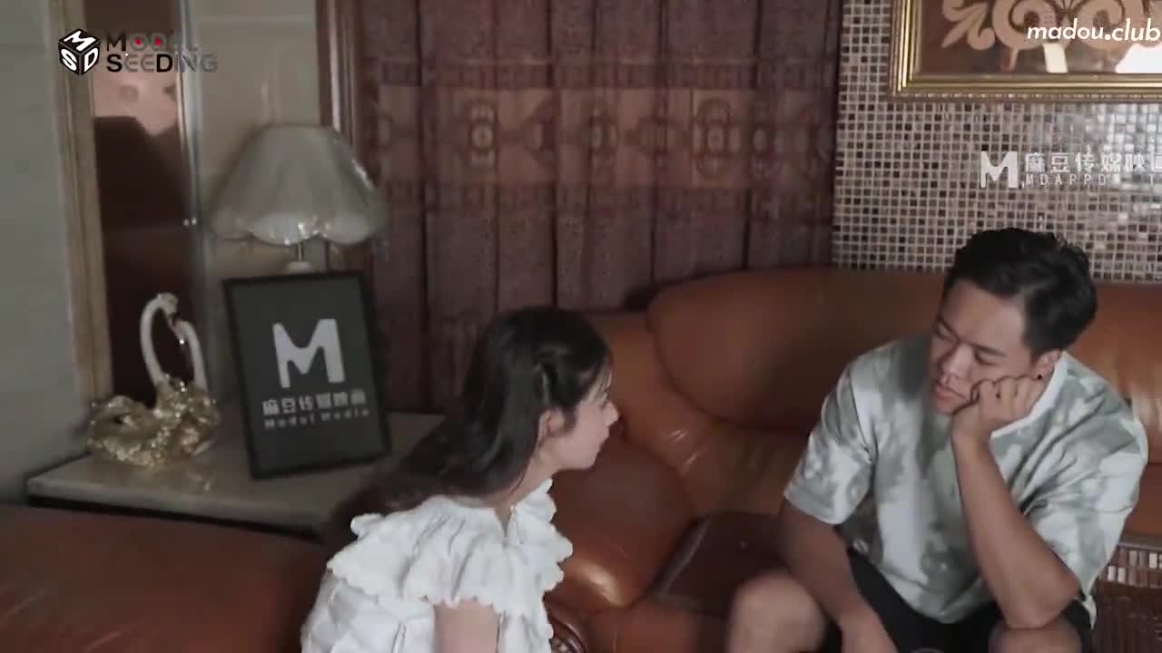 可爱女孩非亲妹  渴望已久的 (非) 近亲性爱