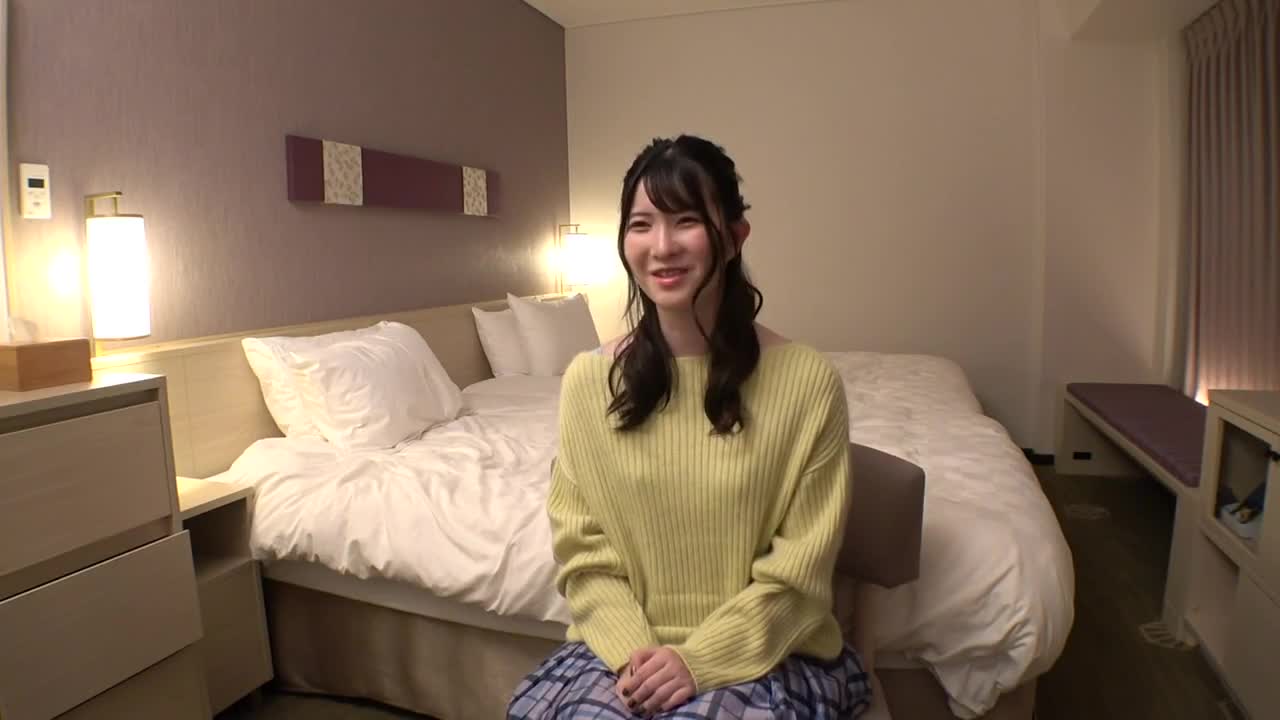 SIRO-4717 【第一枪】【认真的护士】【透明的雪白皮肤】一个没有经验的忙碌的新护士出现了。镜头前露出隐藏在白大褂下的美白肌肤，时隔许久第一次享受肉棒，同时摇晃著美臀