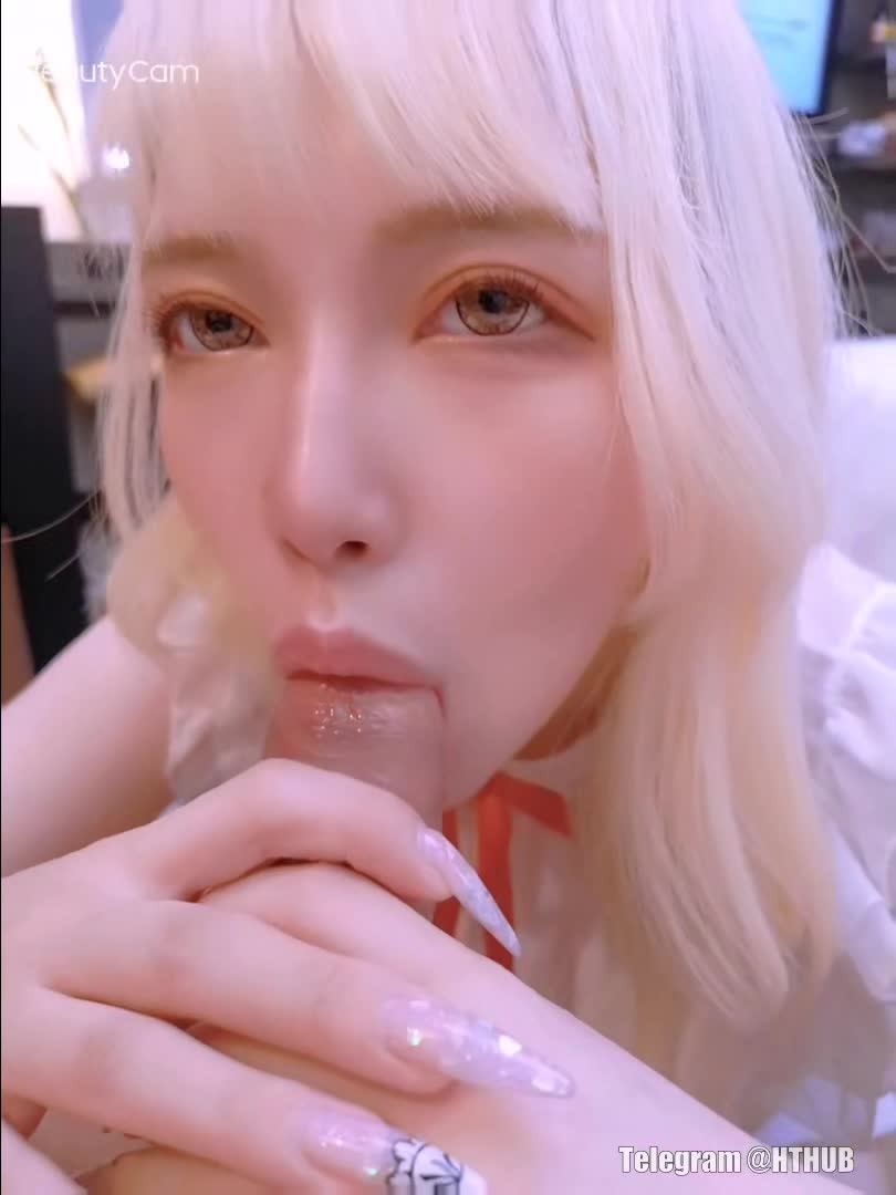 yy8ycom 辣妹楚楚动人的口交
