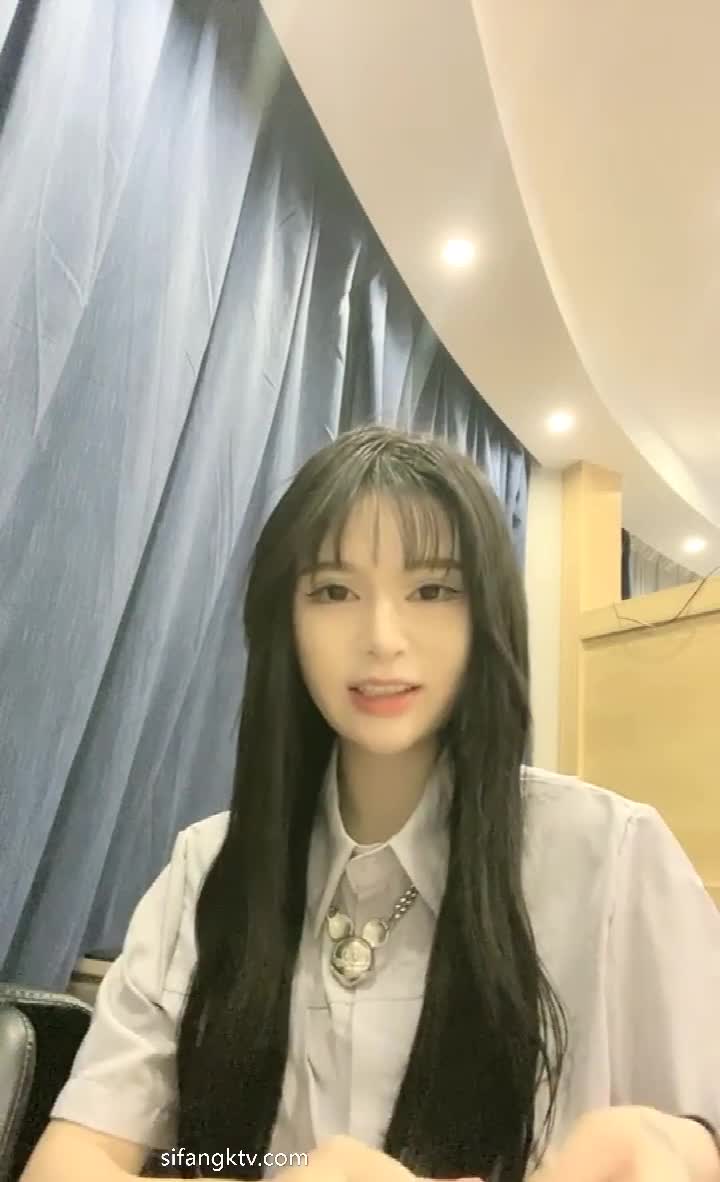 yy8ycom 完美女神眉笔插逼自慰狂流白浆收费秀