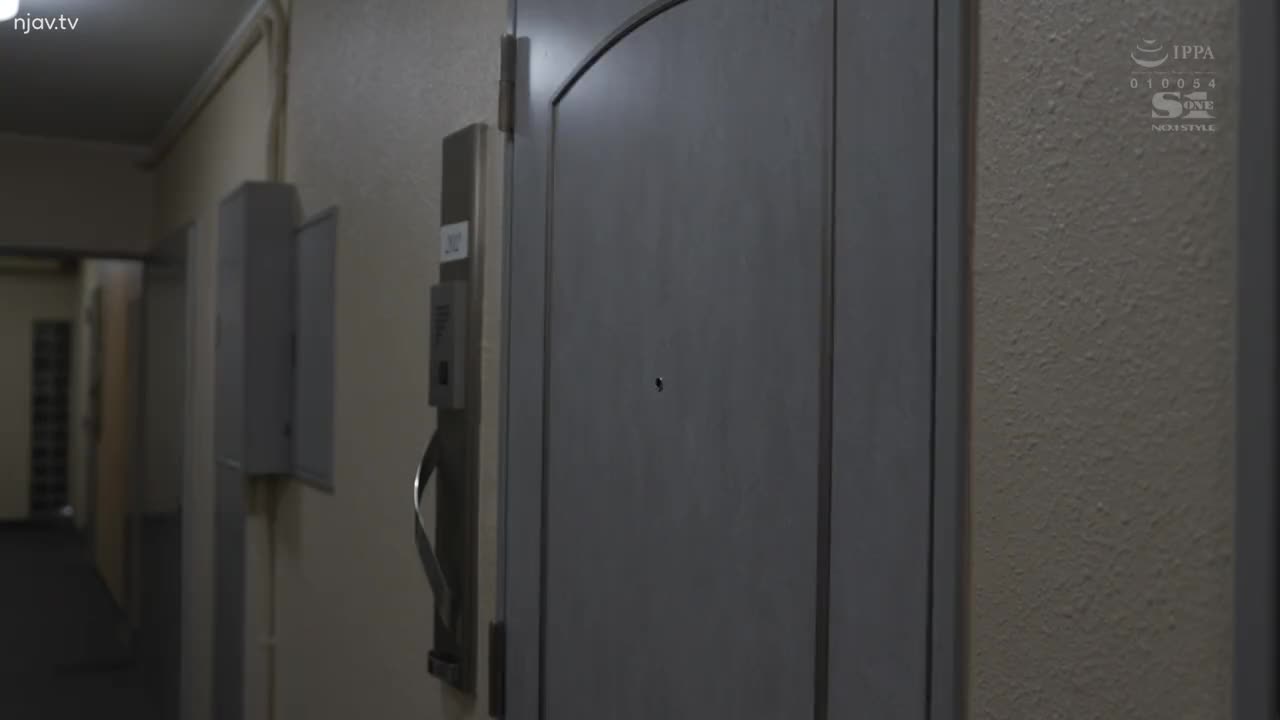 SSIS-948 “嘿，借用你的浴缸吧……”从大胸同事调皮的湿发和毫无防备的胸部中感觉自己像个女人……梦野爱香 - 梦乃爱佳