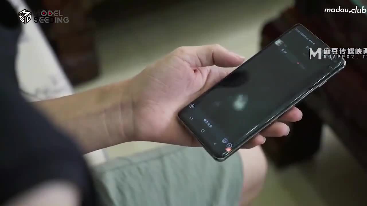 出轨的娇艳少妇 骚浪淫乱性瘾大开