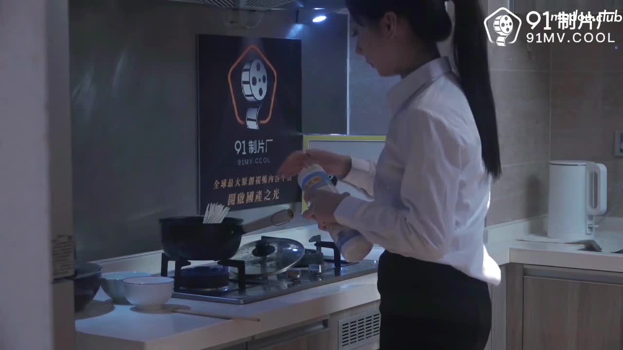 弟弟的青春期  姐姐用身体给弟弟上生理知识课