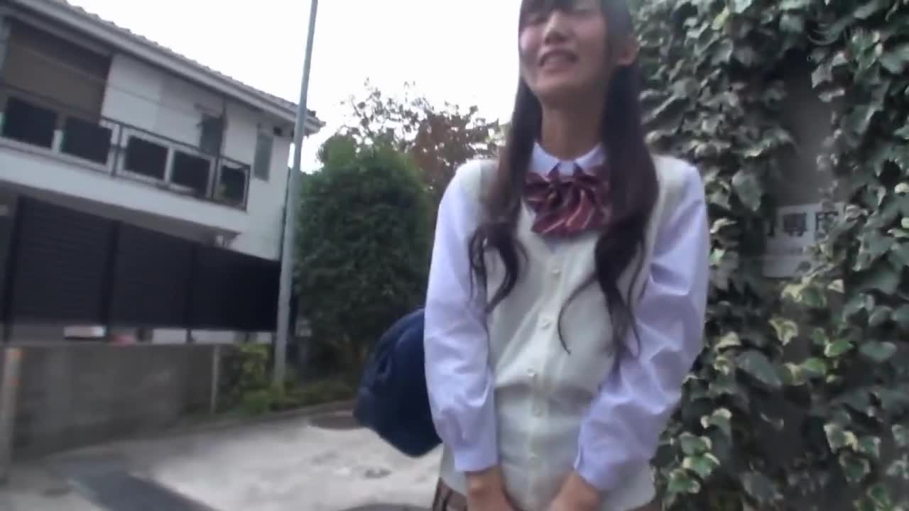 MDTM-556 暑假学校的女孩只是由欺诈性爸爸提供