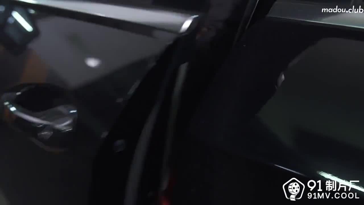 婚内情  你偷你的老女人 我玩我的小鲜肉