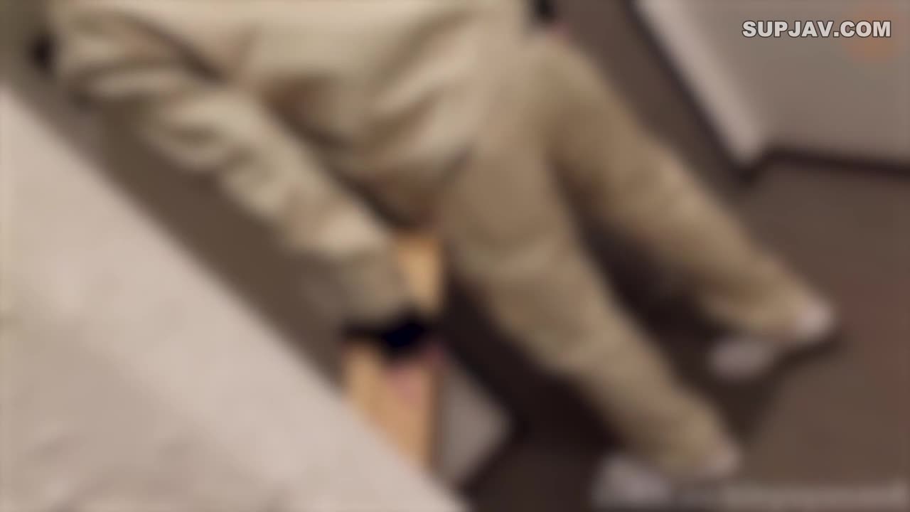 FC2-PPV-4355615  1980年代的3月，债务金额非常有限，妇女债务元年，元年，以及其他家居开发公司的入侵。我忽略了强势归来，忽略了店里的美腿美男，还有中路的丰府精液