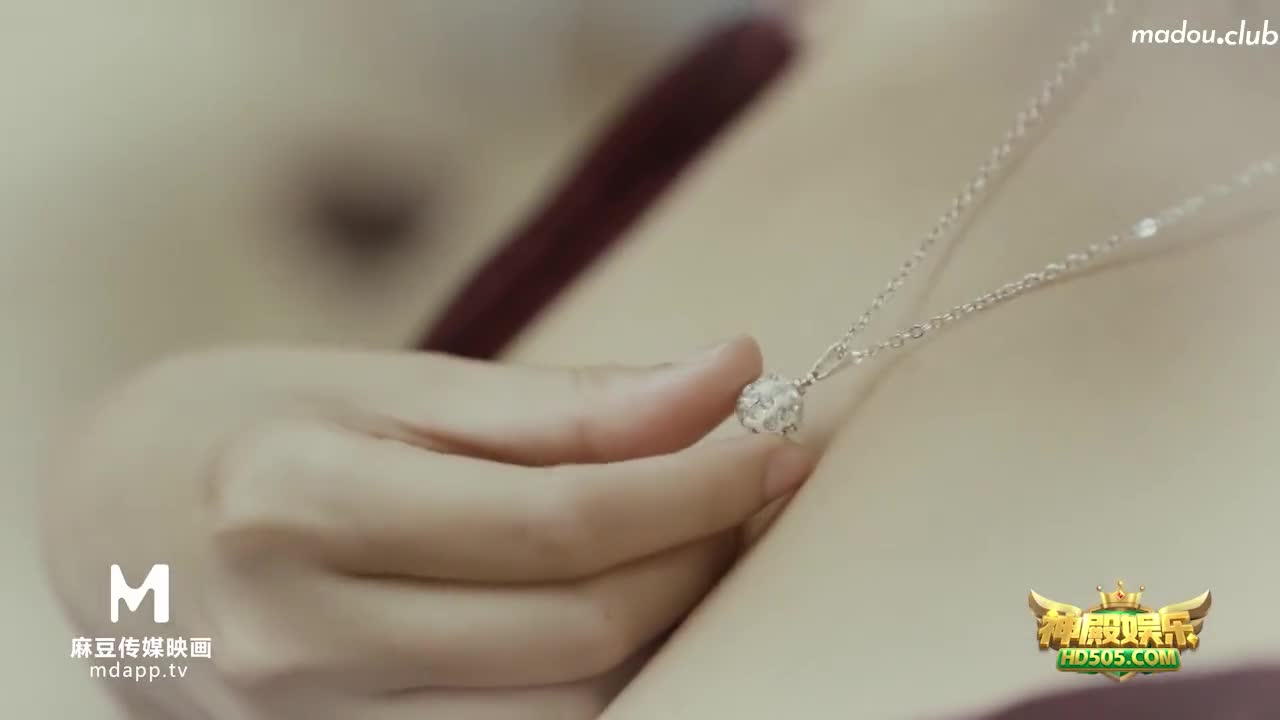 穷小子大翻 玩神殿致富爆操女神