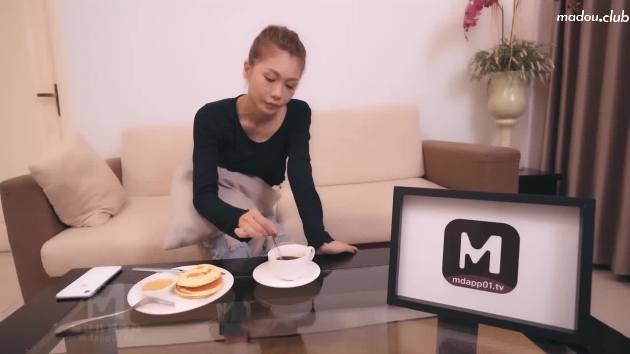 肉体游戏机 性感姐姐被弟弟调教耍弄