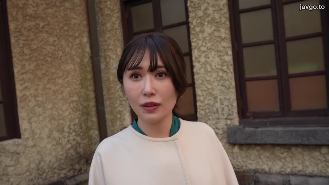 SIRO-5265 “我还没告诉我先生…”一位曾在当地车站工作的已婚妇女提出申请！一个暴力活塞，无情地送给了一个想要暴力的已婚妇女！爱汁液从阴户溢出！她太变态了，整个地板都湿透了