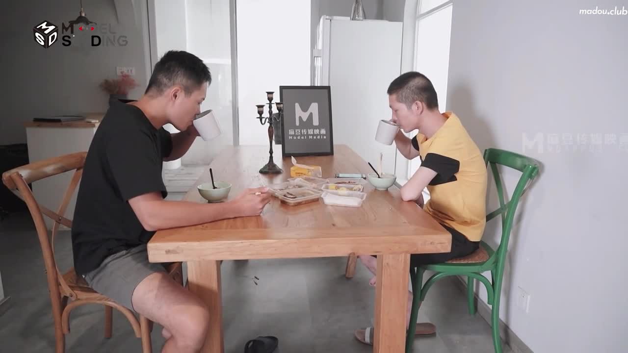 足浴小妹性服务 加个价 我就用小穴侍奉