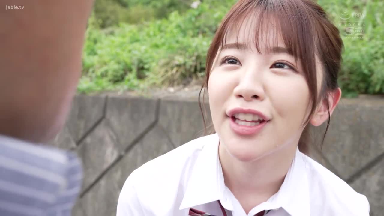 SONE-122 一个被天真无邪的女学生喜欢得失去理智的中年老师，假扮亲子睡在温泉旅馆，整夜吸吮著她洁白的双乳。宇野美玲 - 宇野みれい